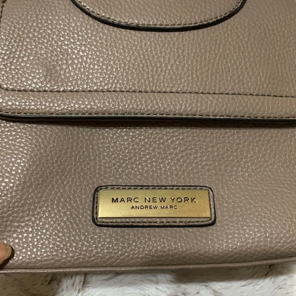 Marc New York Crossbody Bag - Picture 3 of 10